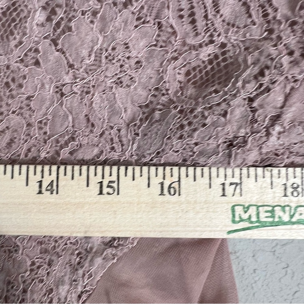 Daytrip Pale Pink Lace Overlay Short Sleeve Top - Picture 4 of 4
